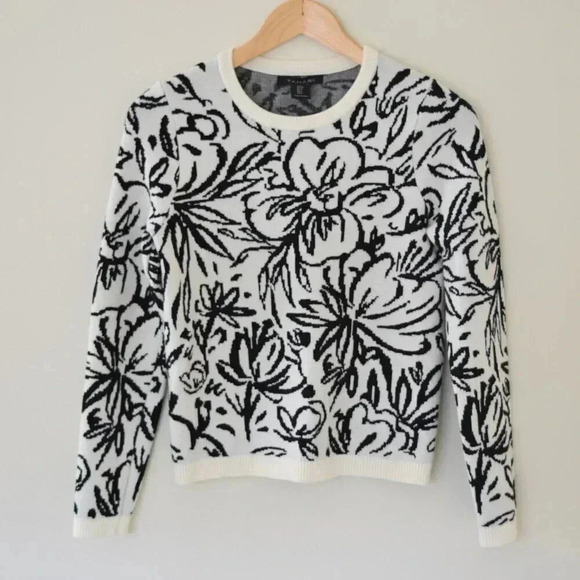 TAHARI Black & White Floral Pullover Crewneck Sweater Size Small - Picture 1 of 4